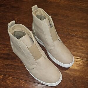 Rue 21 Women Slip On Wedge, Tan, Size 8